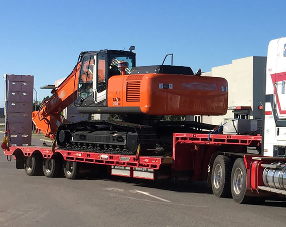 LOWBOY TYPE UNITS FOR MACHINERY TRANSPORT