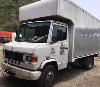 Camiones 350 750 y NPR de transporte de carga